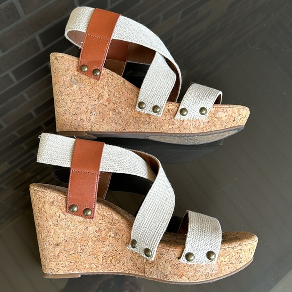 Lucky Brand Marla Natural/Brick Canvas Wedge Sandals, 6.5, in Original Box - Picture 7 of 13